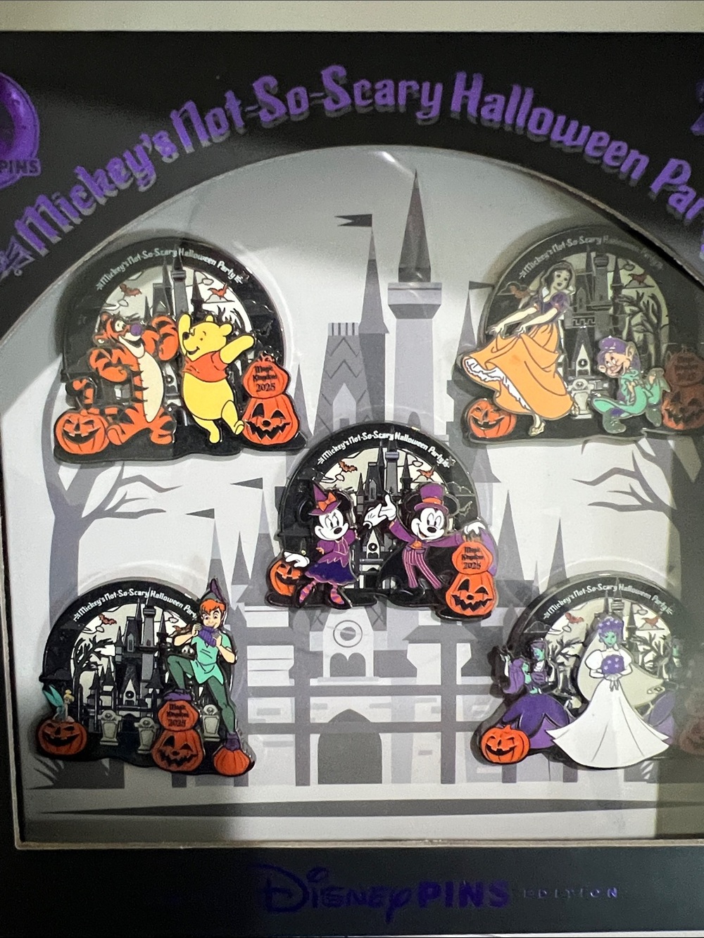 MNSSHP Disney World limited edition pin set - Picture 2 of 3